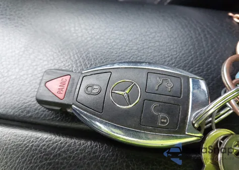 2018 Mercedes-Benz Glc 300 z USA, uszkodzony, nr VIN WDC0G4JB5JV015871